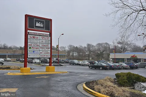 $425,000 | 9704 48th Place, College Park, MD 20740