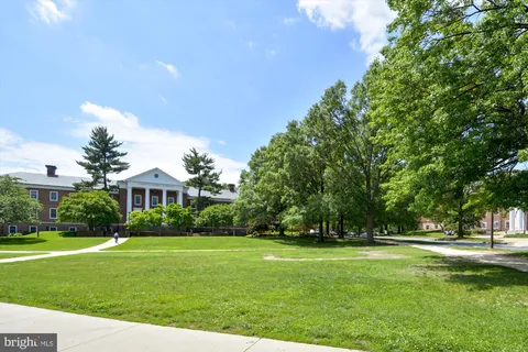 $425,000 | 9704 48th Place, College Park, MD 20740