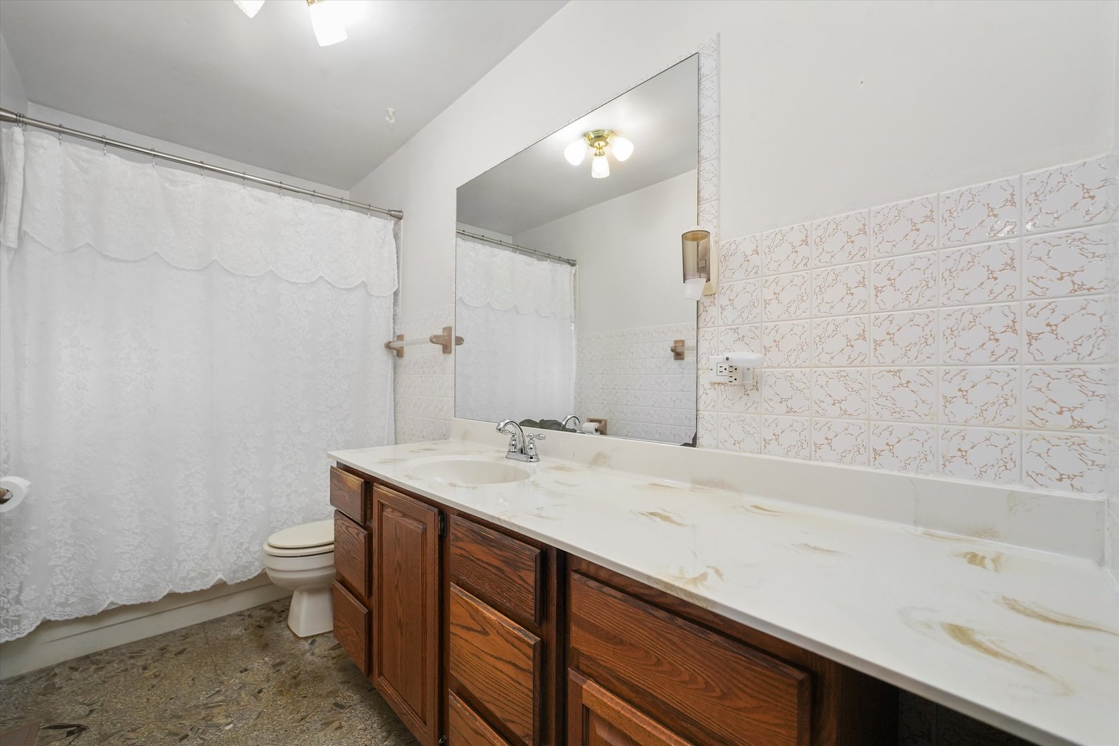 715 Rogers Road Romeoville, IL 60446 - Photo 11 of 29 Gallery Image 11