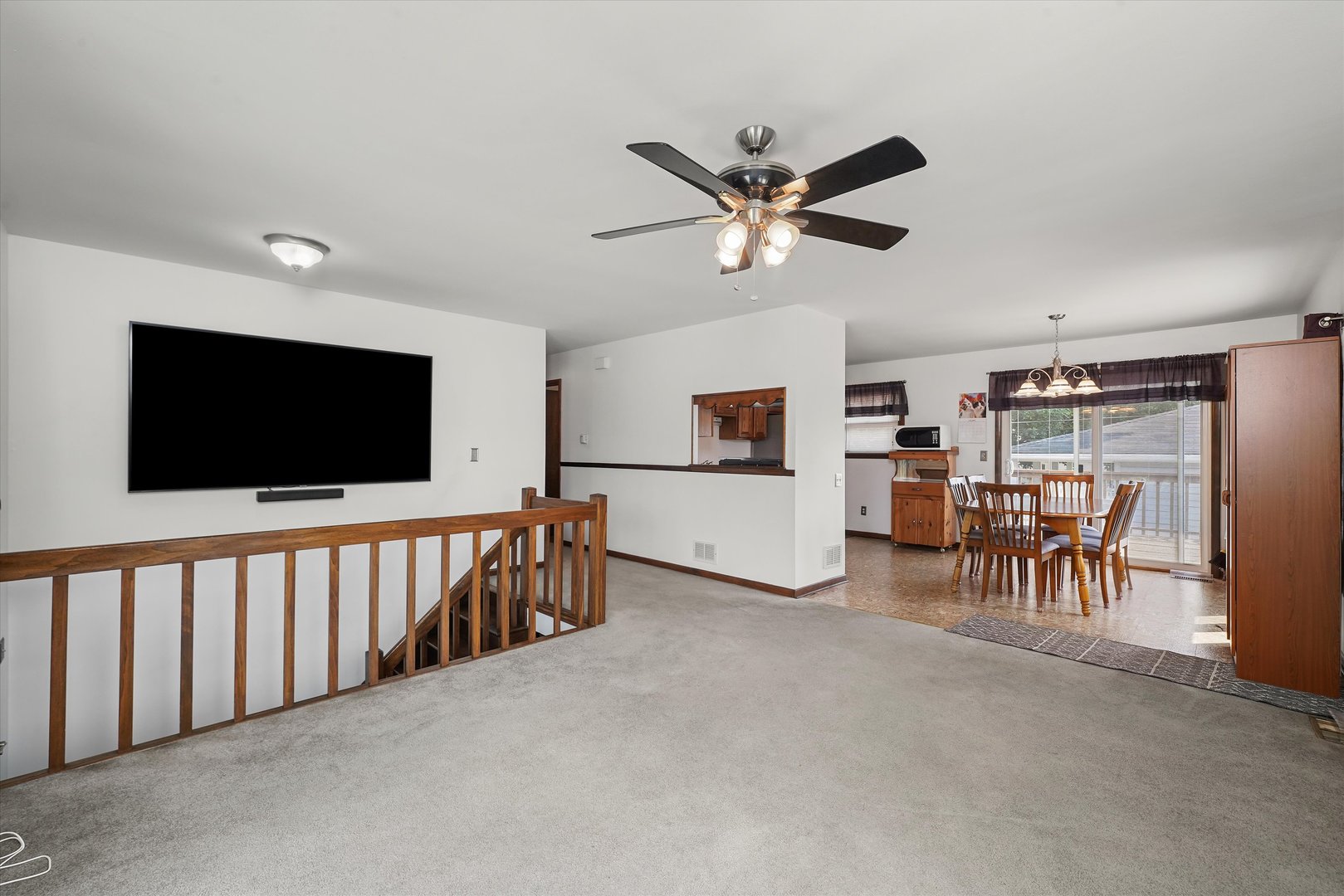 715 Rogers Road Romeoville, IL 60446 - Photo 4 of 29 Gallery Image 4
