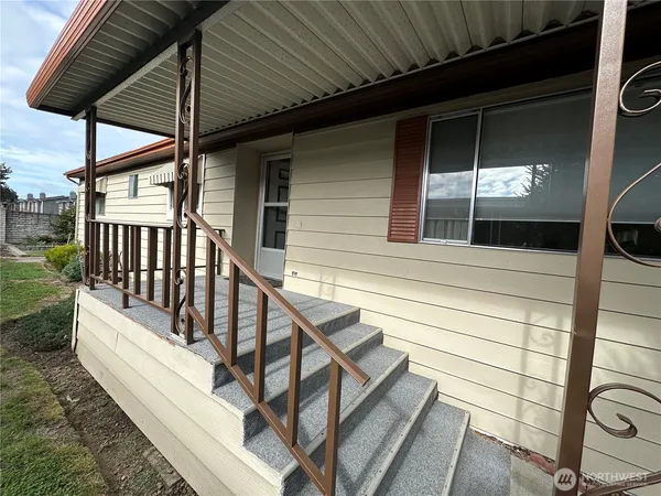 $90,000 | 1402 22nd Street Northeast, Unit 27, Auburn, WA 98002