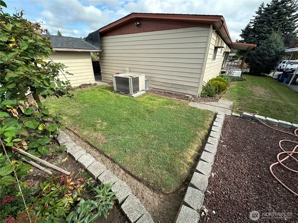 $90,000 | 1402 22nd Street Northeast, Unit 27, Auburn, WA 98002