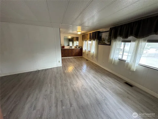 $95,000 | 1402 22nd Street Northeast, Unit 27, Auburn, WA 98002