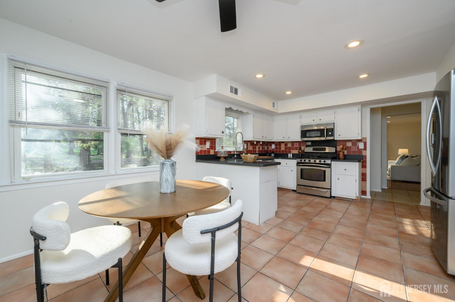 333 River Road Somerville, NJ 08876 - Photo 13 of 50