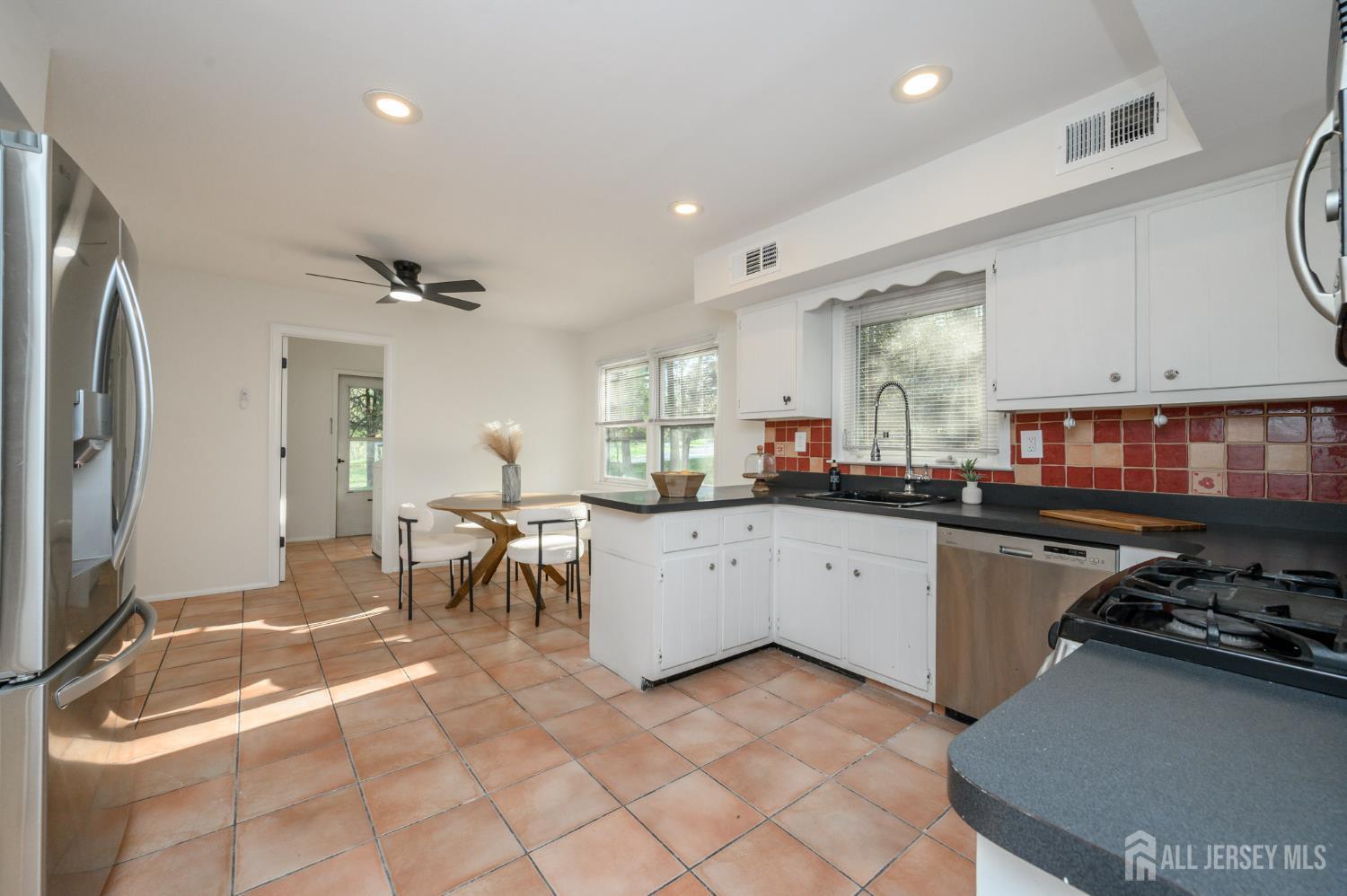 333 River Road Somerville, NJ 08876 - Photo 14 of 50