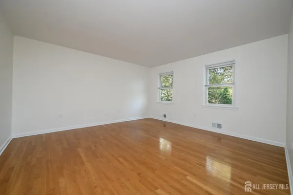 $750,000 | 333 River Road, Somerville, NJ 08876