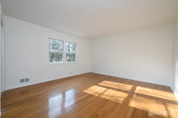 $750,000 | 333 River Road, Somerville, NJ 08876