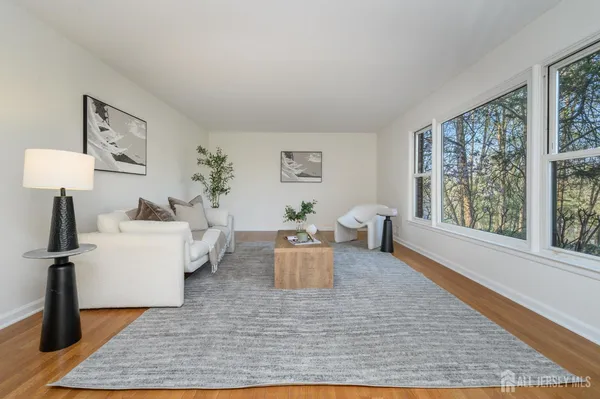 $750,000 | 333 River Road, Somerville, NJ 08876