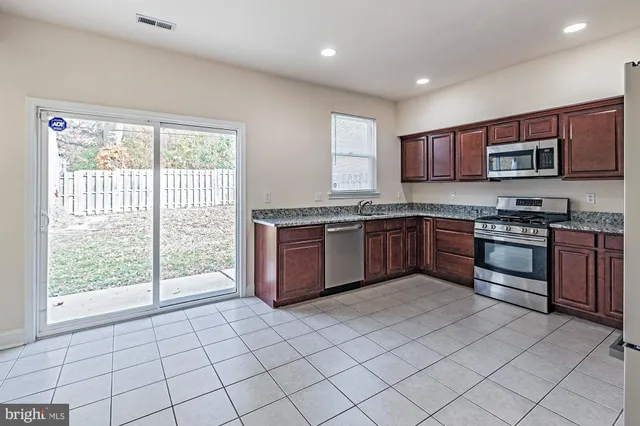 $2,200 | 423 Carver Drive, Wilmington, DE 19801