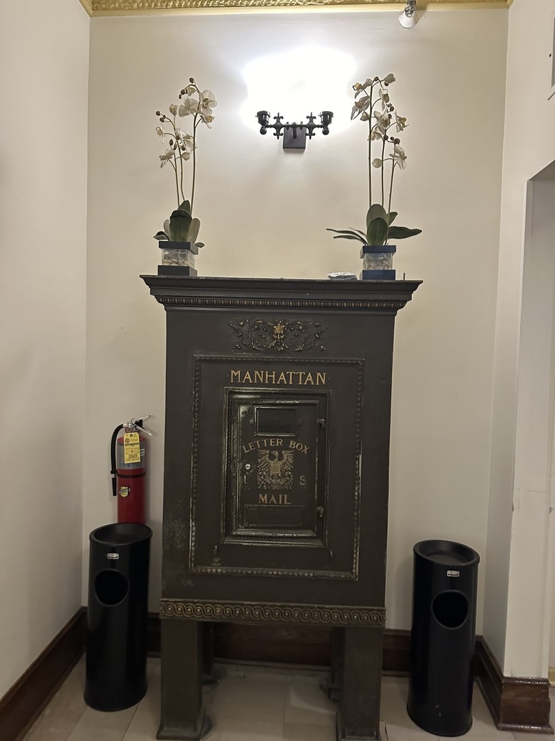 431 South Dearborn Street, Unit 507 Chicago, IL 60605 - Photo 24 of 25 a close view of a fireplace in the room