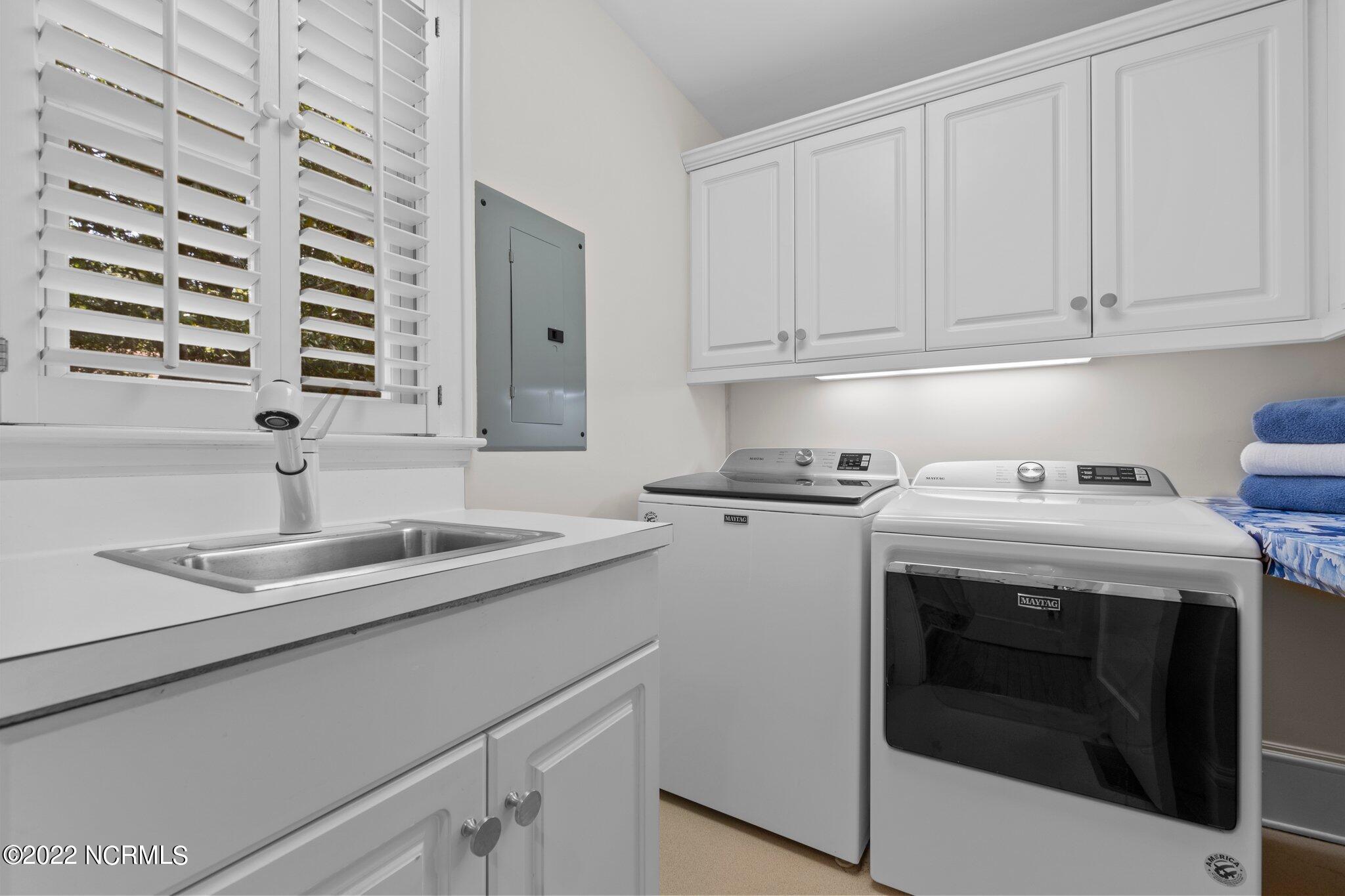 75 Linden Road Pinehurst, NC 28374 - Photo 39 of 61 Laundry