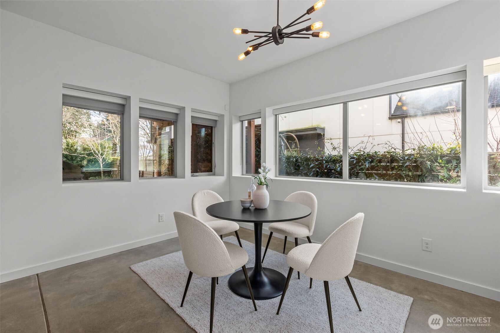 6217 Flora Avenue South Seattle, WA 98108 - Photo 11 of 40