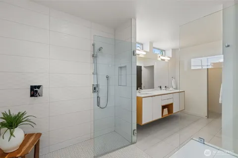 $1,220,000 | 6217 Flora Avenue South, Seattle, WA 98108