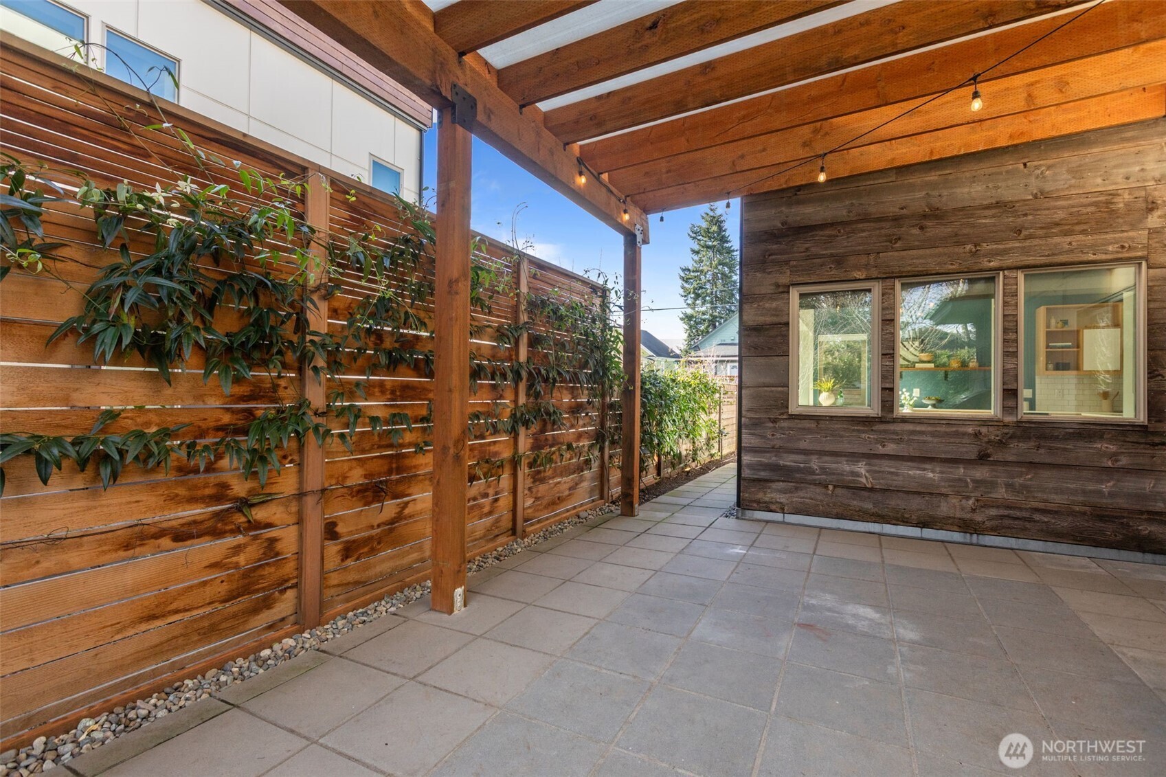 6217 Flora Avenue South Seattle, WA 98108 - Photo 34 of 40