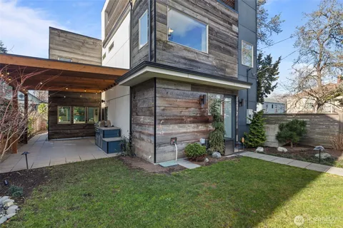 $1,220,000 | 6217 Flora Avenue South, Seattle, WA 98108