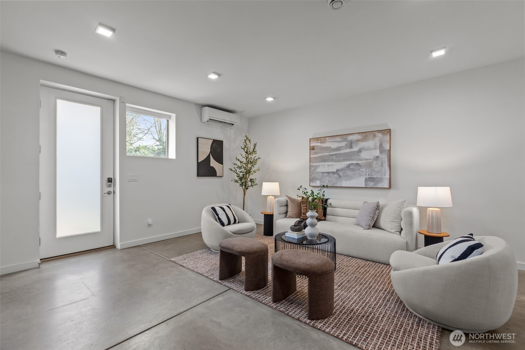 6217 Flora Avenue South Seattle, WA 98108 - Photo 4 of 40