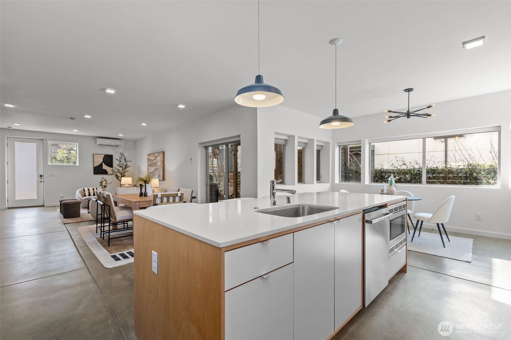 6217 Flora Avenue South Seattle, WA 98108 - Photo 10 of 40