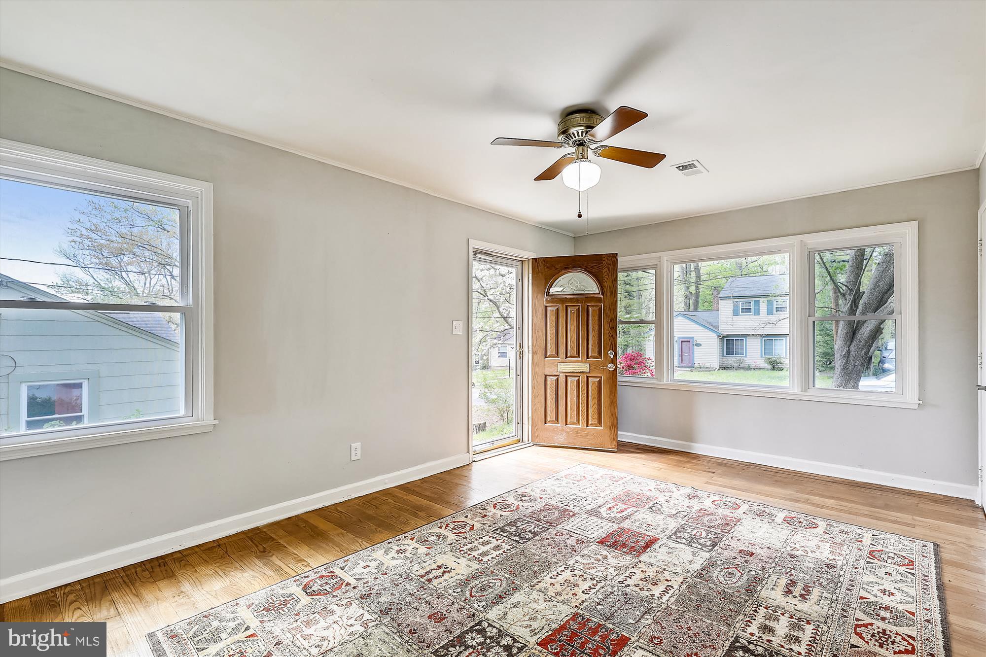 3104 Edgewood Road Kensington, MD 20895 - Photo 5 of 34 Living Room