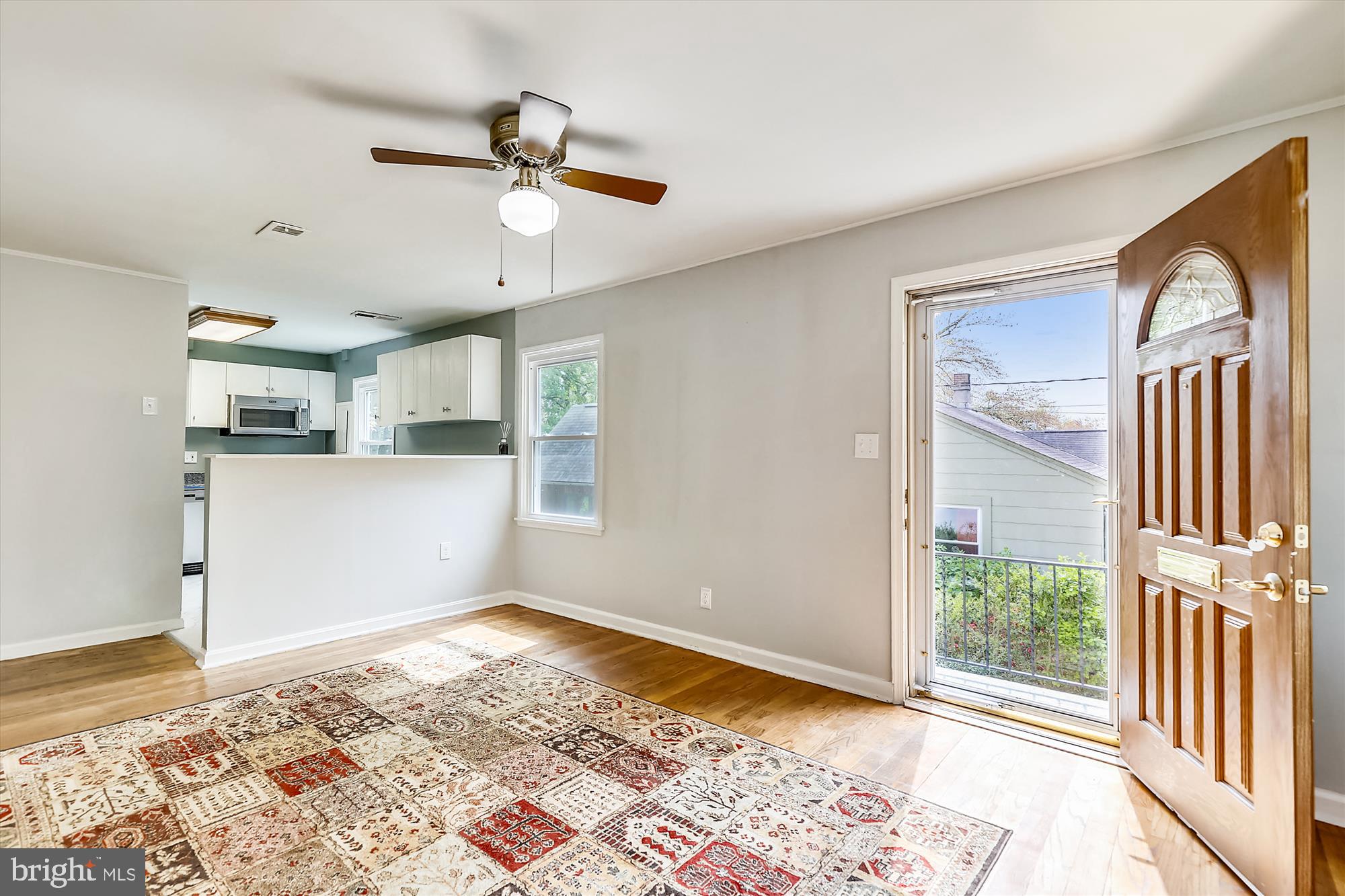 3104 Edgewood Road Kensington, MD 20895 - Photo 7 of 34 Living Room