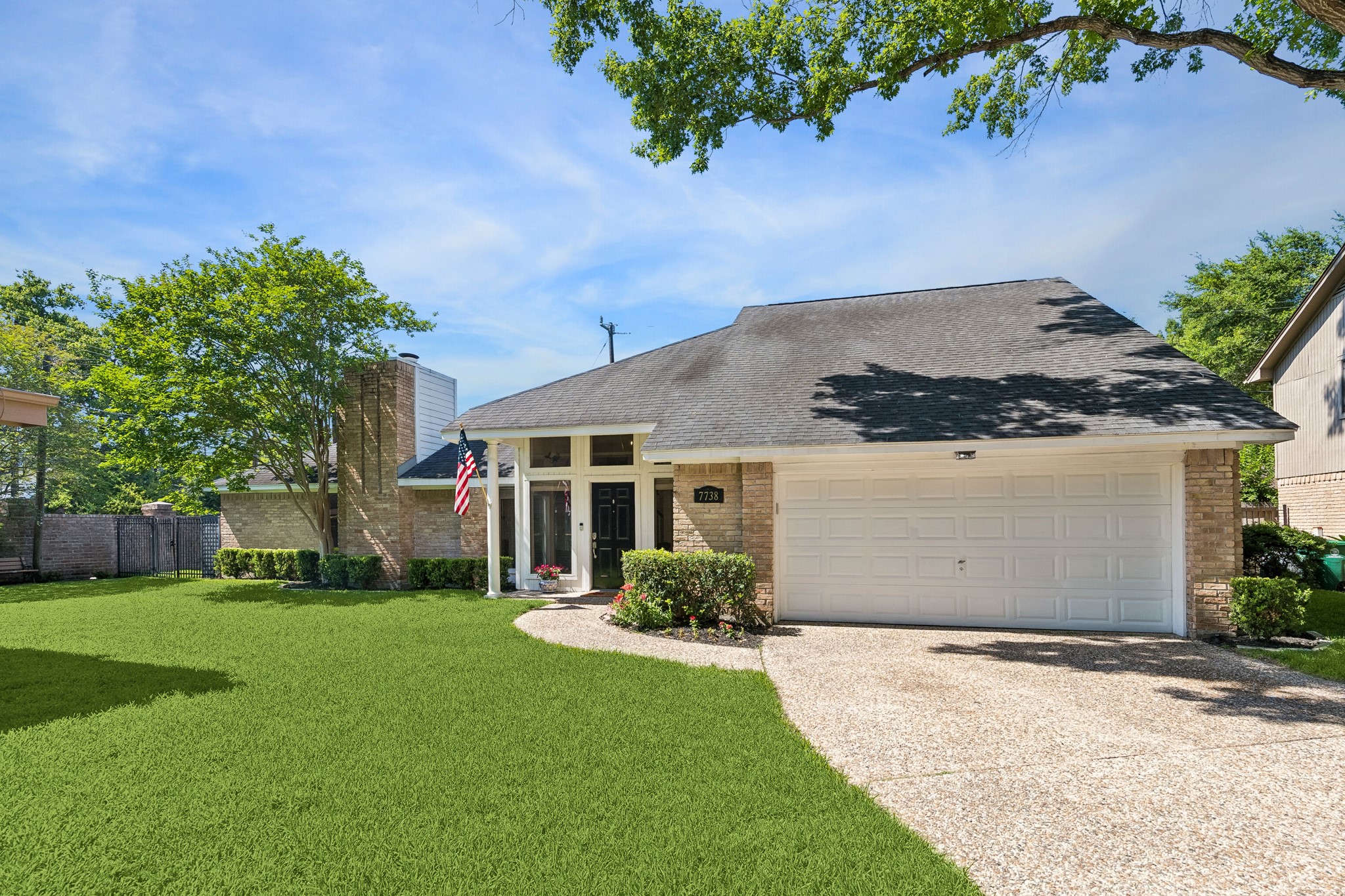 7738 Betty Jane Lane Houston, TX 77055 - Photo 2 of 30