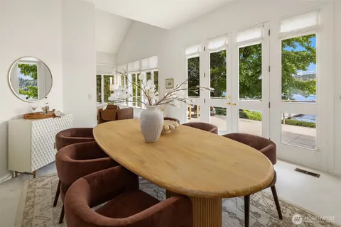 $5,895,000 | 5412 96th Avenue Southeast, Mercer Island, WA 98040