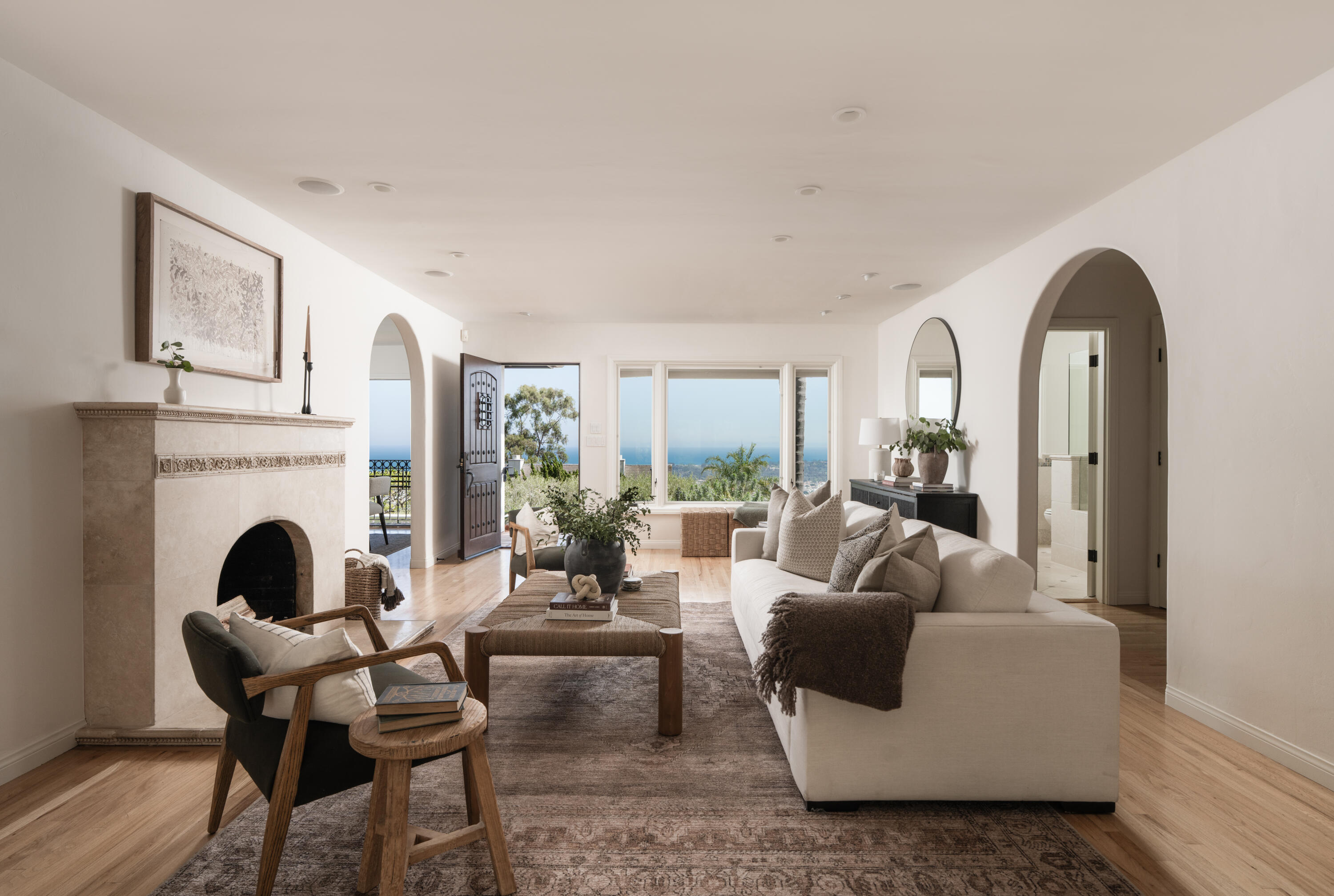 1416 Dover Road Santa Barbara, CA 93103 - Photo 6 of 22 Living Room