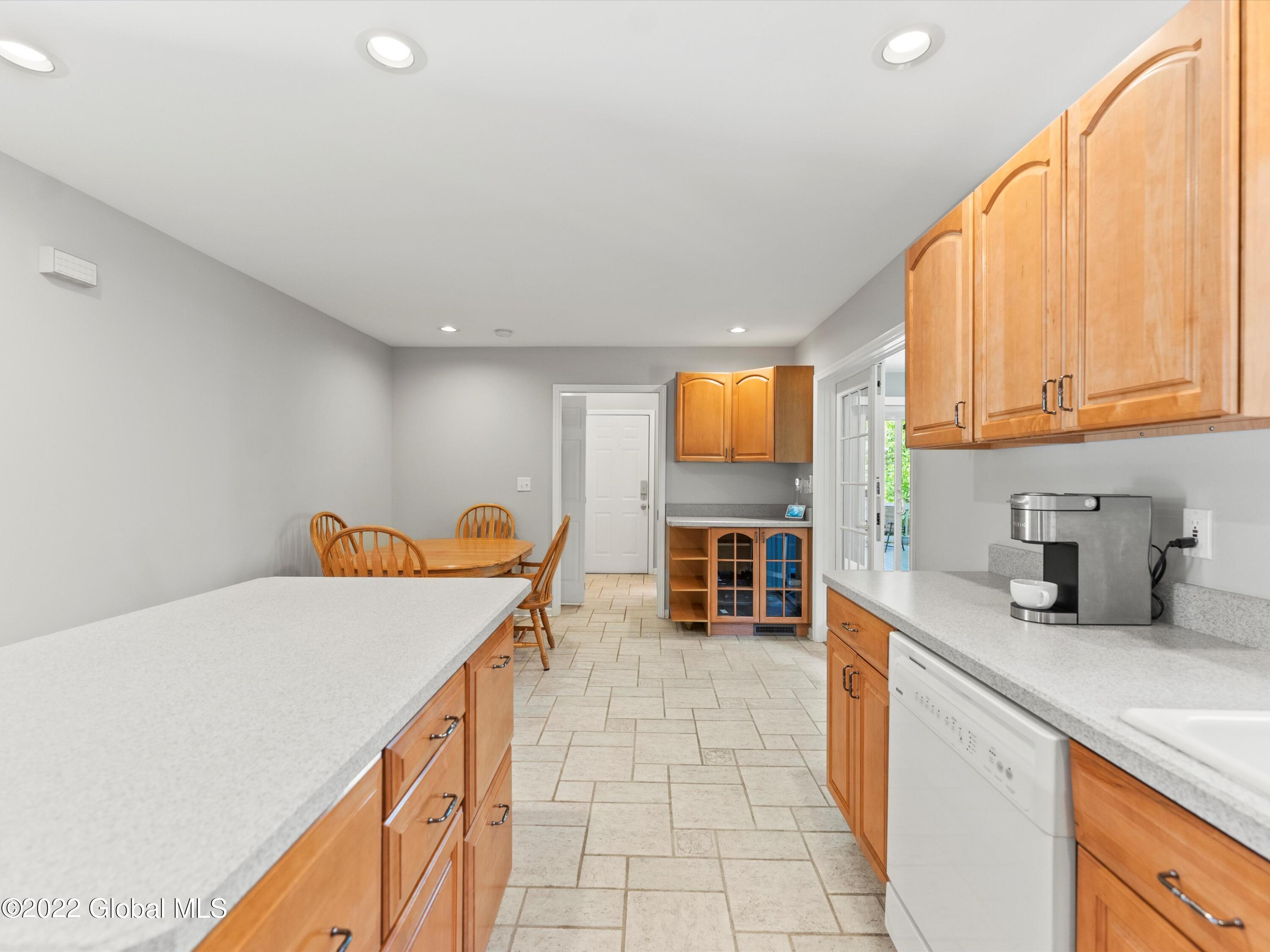 14 Meadow Road Rexford, NY 12148 - Photo 13 of 43 23-DSC04679