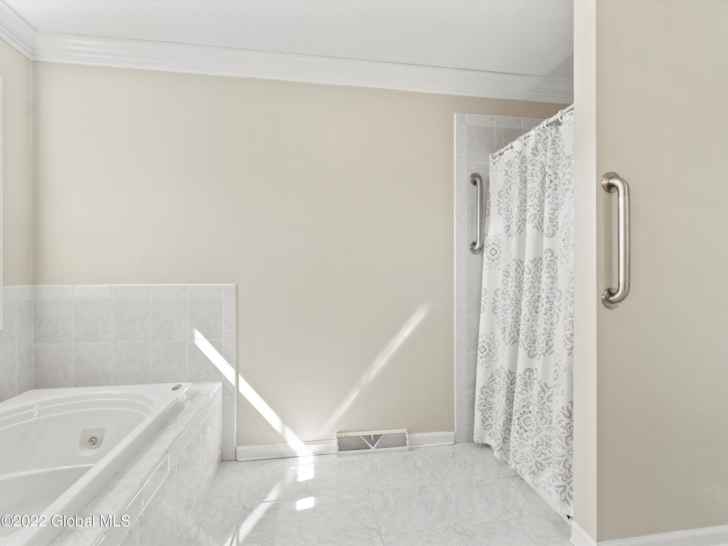 14 Meadow Road Rexford, NY 12148 - Photo 23 of 43 38-DSC04723
