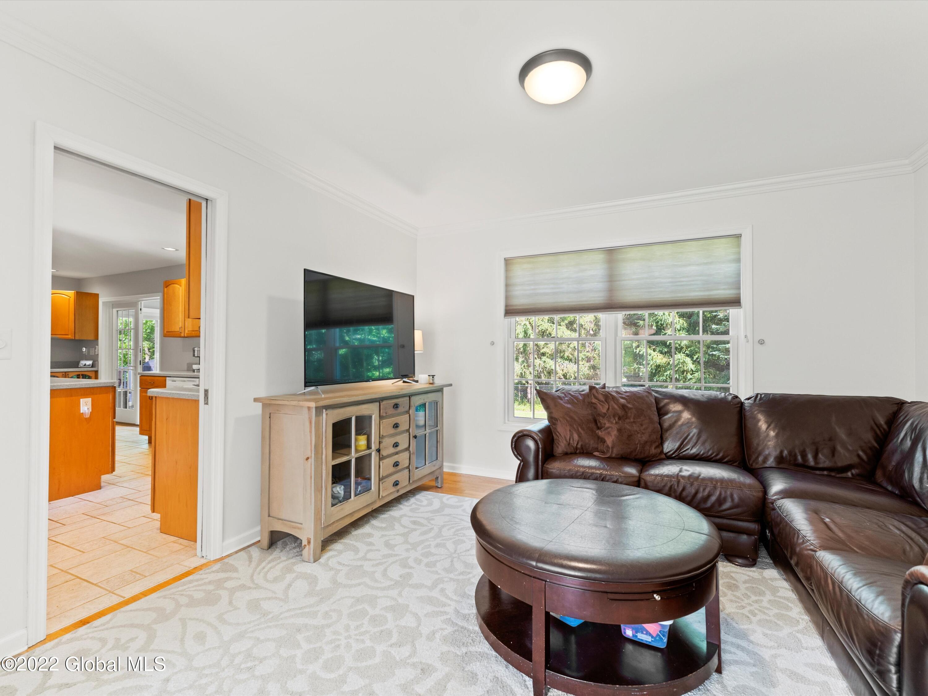 14 Meadow Road Rexford, NY 12148 - Photo 9 of 43 20-DSC04670
