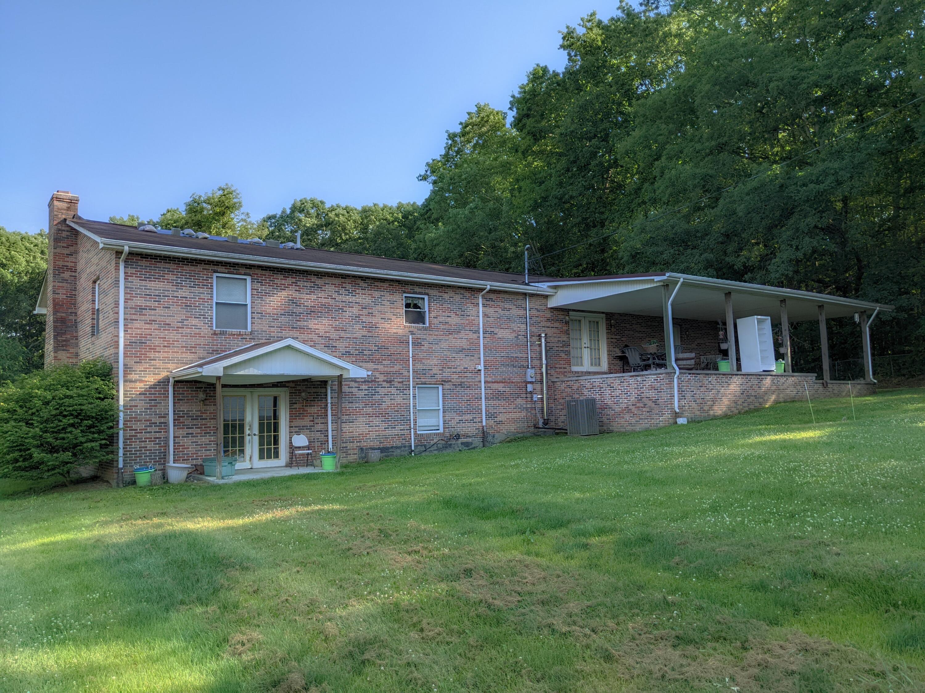 11947 Corder Town Road Coeburn, VA 24230 - Photo 3 of 19 PXL_20220624_215816341 (1)