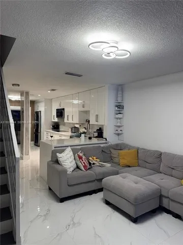 $3,000 | 13308 Southwest 60th Terrace, Miami, FL 33183