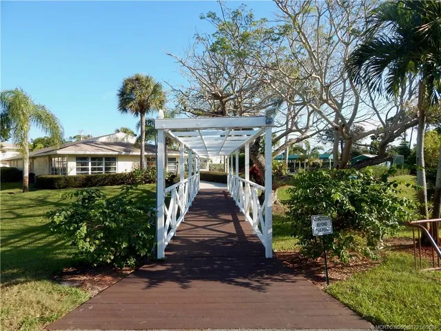 $150,000 | 2950 Southeast Ocean Boulevard, Unit 1285, Stuart, FL 34996