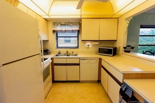 $150,000 | 2950 Southeast Ocean Boulevard, Unit 1285, Stuart, FL 34996