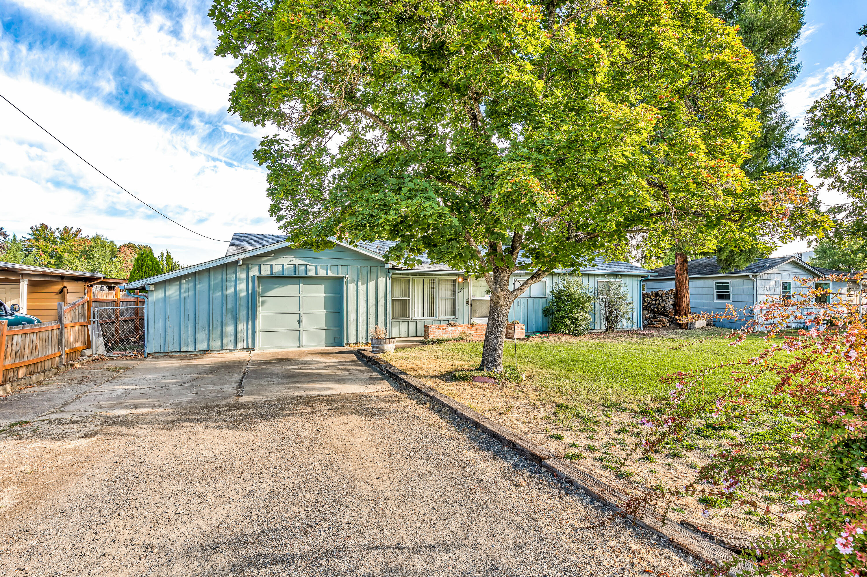 2355 Roberts Road Medford, OR 97504 - Photo 1 of 35 9R9A0968