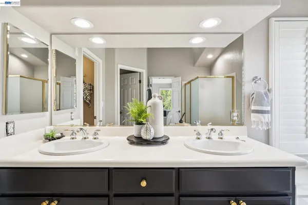 $1,899,000 | 334 Squirrel Ridge Way, Danville, CA 94506