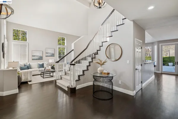 $1,899,000 | 334 Squirrel Ridge Way, Danville, CA 94506