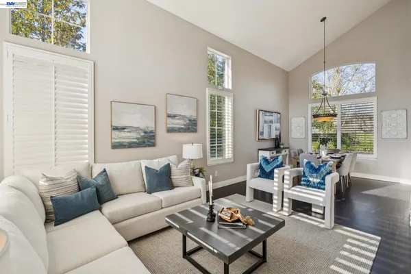 $1,899,000 | 334 Squirrel Ridge Way, Danville, CA 94506