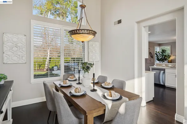 $1,899,000 | 334 Squirrel Ridge Way, Danville, CA 94506