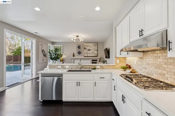 $1,899,000 | 334 Squirrel Ridge Way, Danville, CA 94506