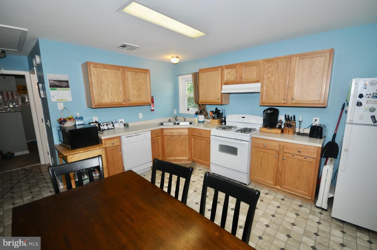 445 Gooseberry Road Millville, NJ 08332 - Photo 3 of 32