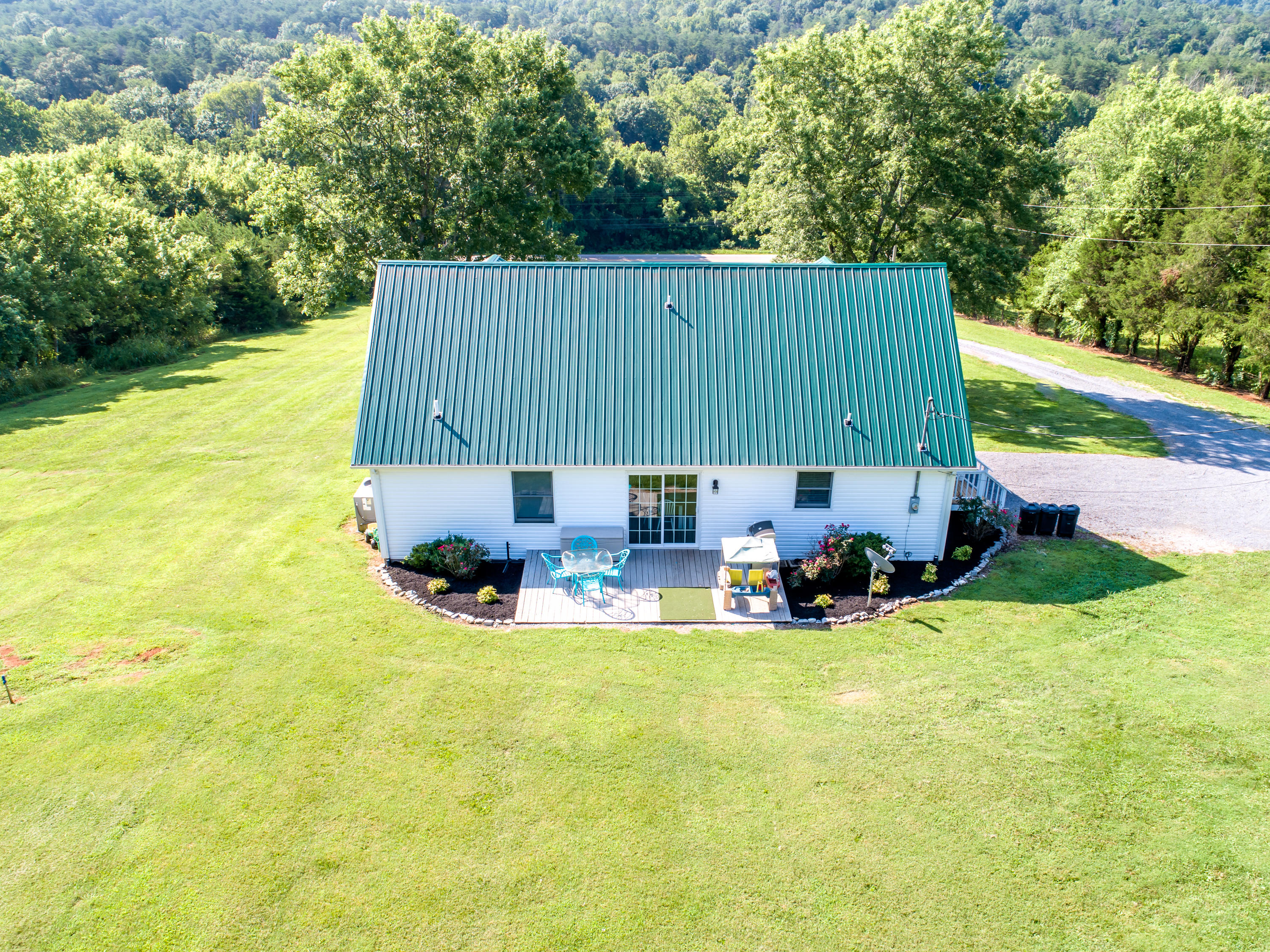 5993 Rutledge Pike Rutledge, TN 37861 - Photo 33 of 36 32 Back