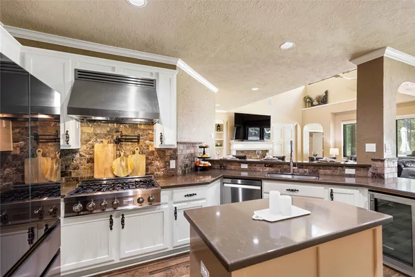 $964,999 | 13322 Stonecrest Lane, Conroe, TX 77302