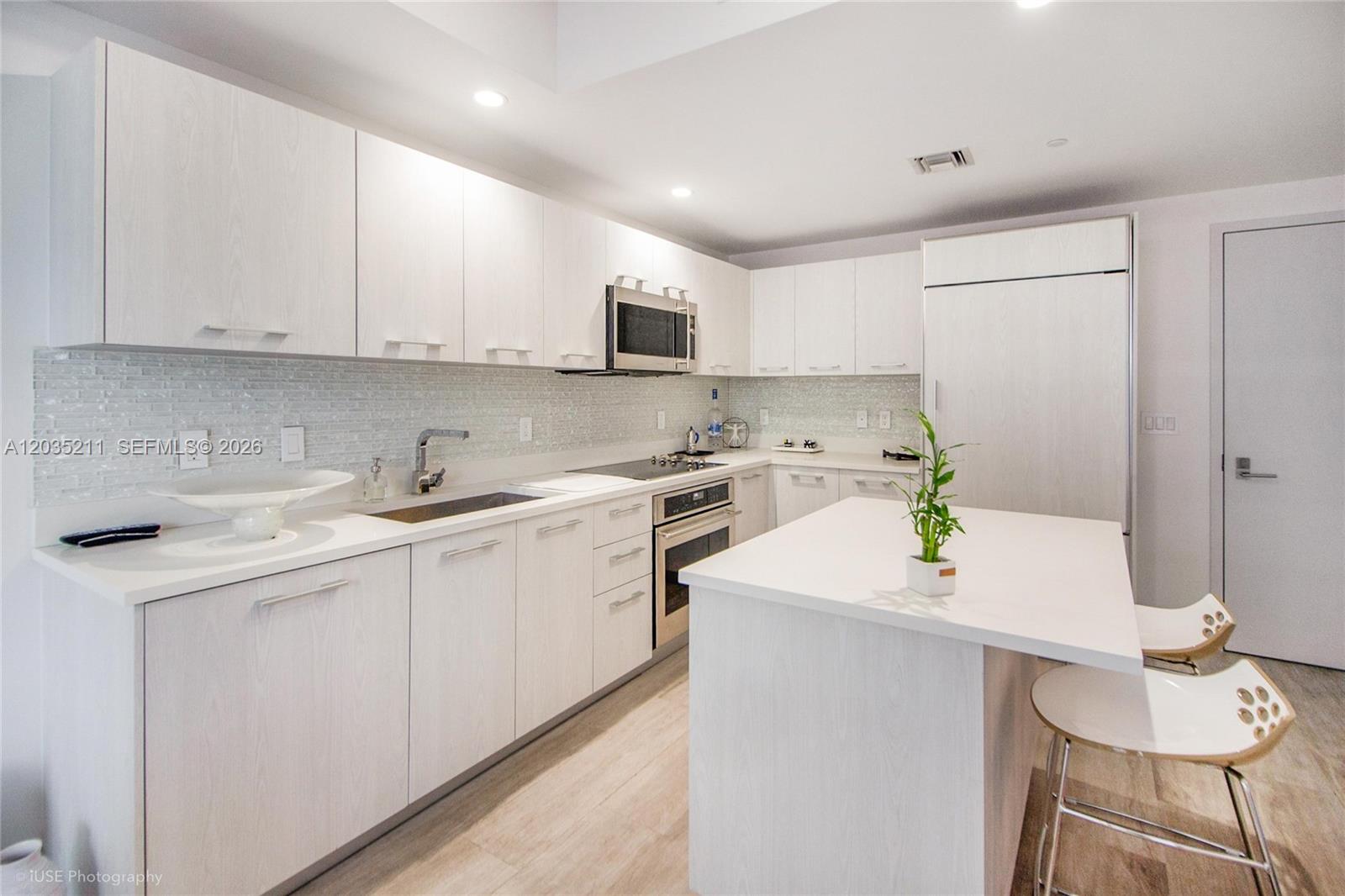 55 Southwest 9th Street, Unit 3802 Miami, FL 33130 - Photo 6 of 13