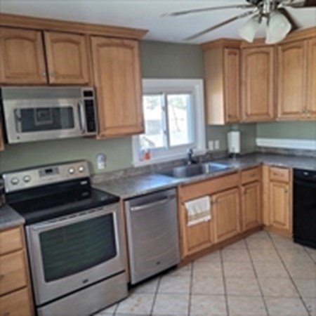 5 Huse Road Methuen, MA 01844 - Photo 6 of 18 Gallery Image 6