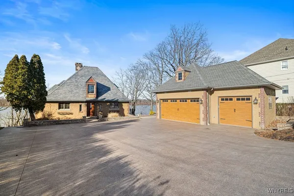 $1,250,000 | 4090 Lower River Road, Lewiston, NY 14174