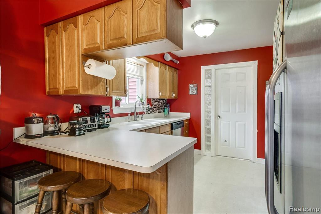 1491 West Thompson Road Fenton, MI 48430 - Photo 5 of 19