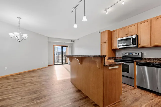 $209,900 | 1155 Ford Road, Unit 504, St. Louis Park, MN 55426