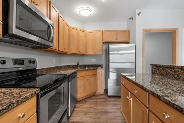 $209,900 | 1155 Ford Road, Unit 504, St. Louis Park, MN 55426