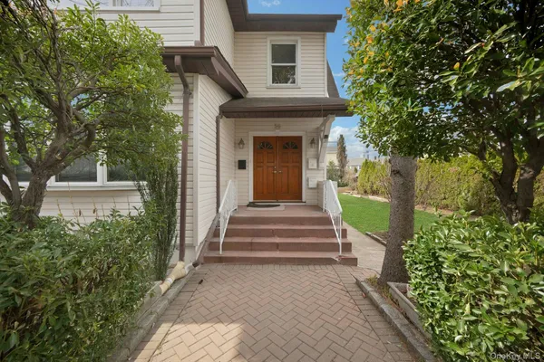 $848,000 | 56 Stephenson Boulevard, New Rochelle, NY 10801