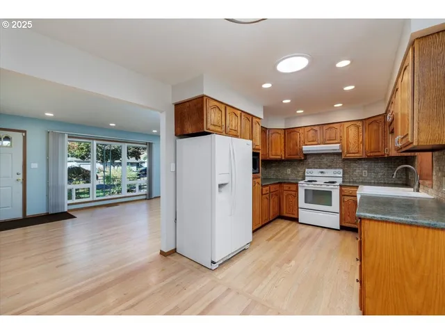 $449,000 | 1608 Northeast 120th Avenue, Portland, OR 97220